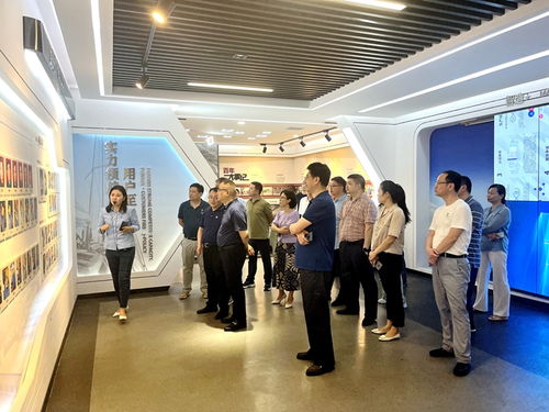 以史为鉴强党性 奋进履职践初心——学校主题教育读书班赴湘电集团厂史馆开展学习